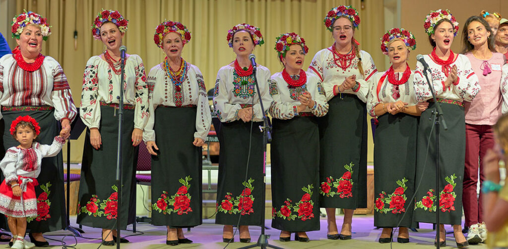 Women in Ukrainian costumes singing